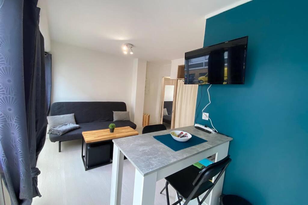 Studio & Parking Prive Centre Orleans Tram Au Pied Apartamento Exterior foto